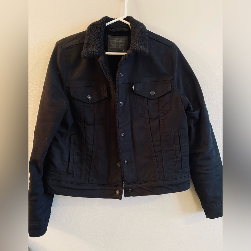 Black Levi’s Sherpa jacket